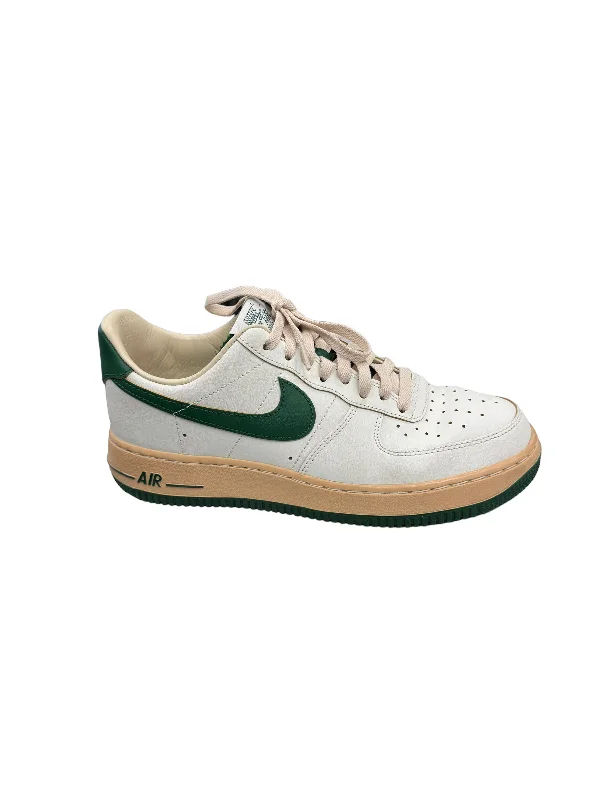 Shoes Sneakers By Nike In White, Size: 10