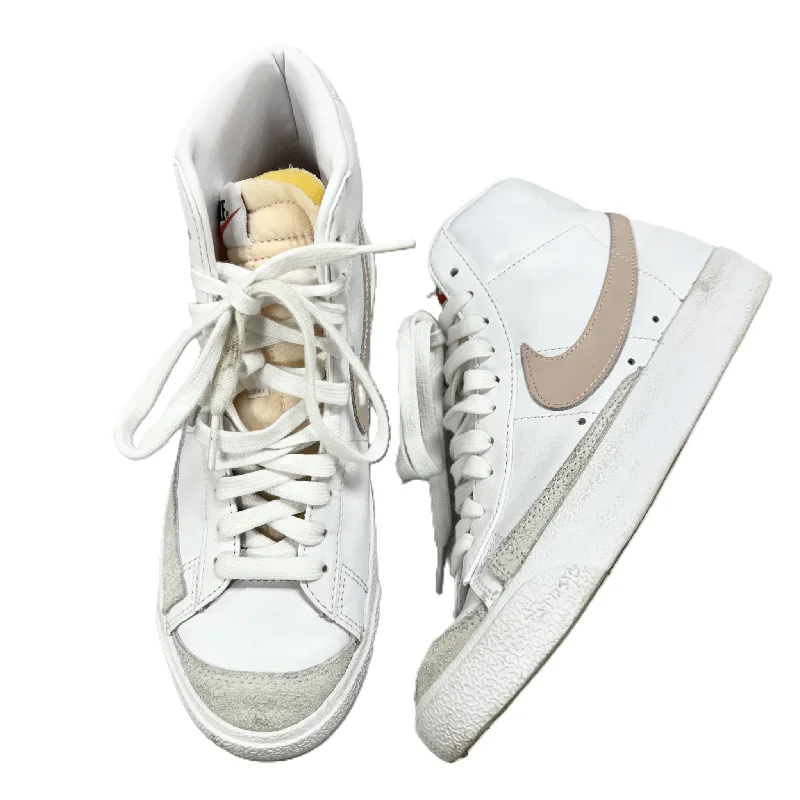 Shoes Sneakers By Nike In White, Size: 7