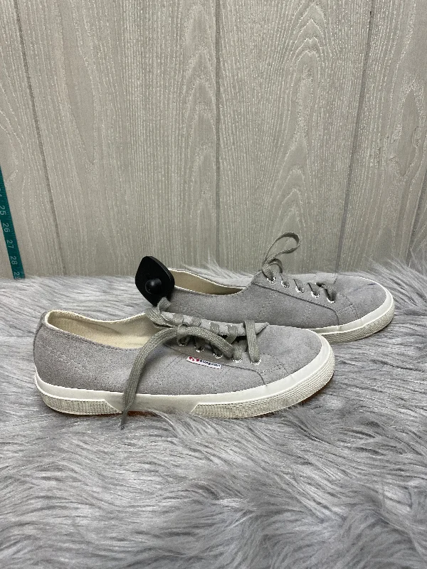 Shoes Sneakers By Superga In Grey & White, Size: 7.5