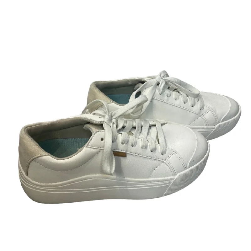 Shoes Sneakers By Dr Scholls In White, Size: 6